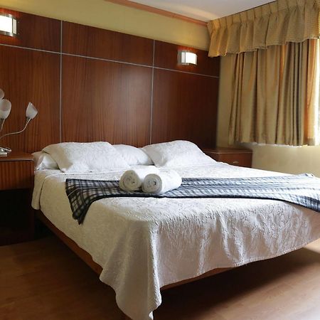 Cresta Inn Kota Panama Bagian luar foto
