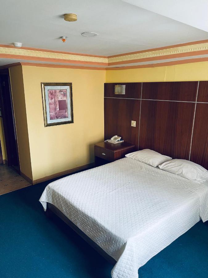 Cresta Inn Kota Panama Bagian luar foto