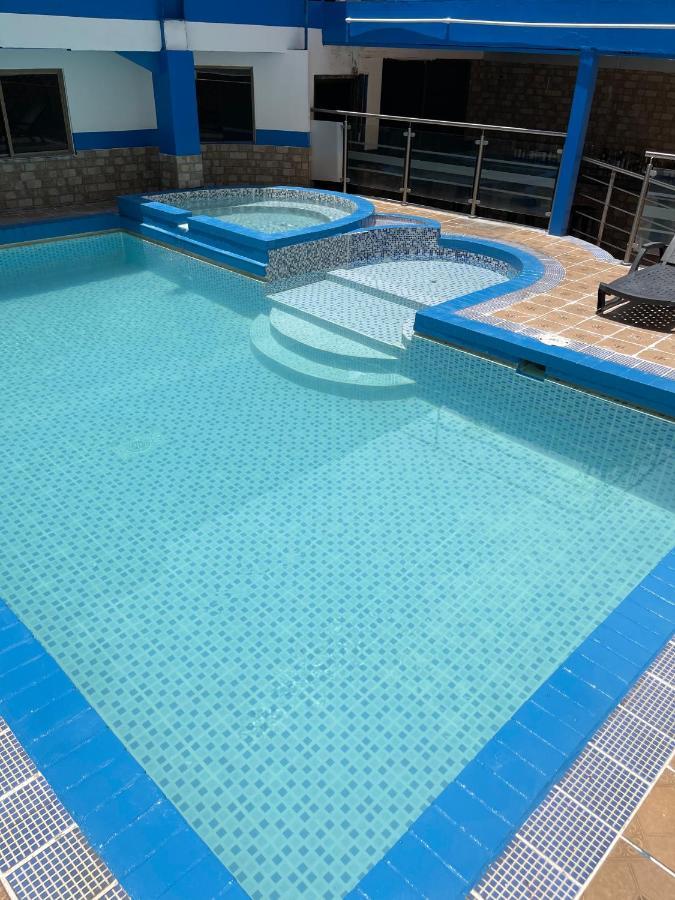Cresta Inn Kota Panama Bagian luar foto