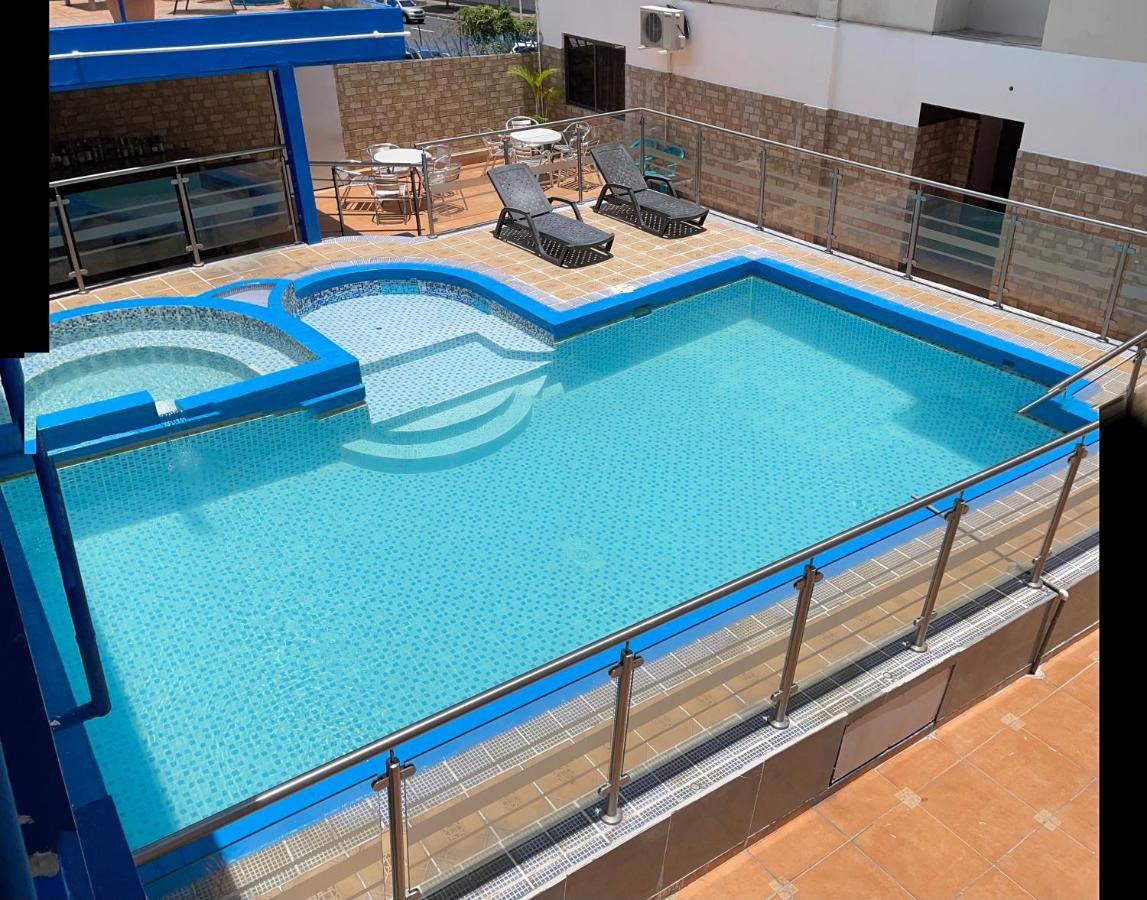 Cresta Inn Kota Panama Bagian luar foto
