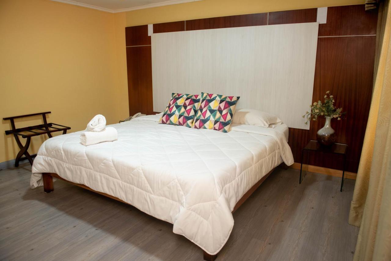 Cresta Inn Kota Panama Bagian luar foto