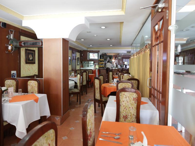 Cresta Inn Kota Panama Bagian luar foto