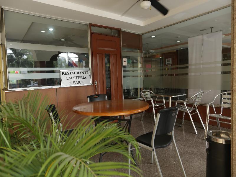 Cresta Inn Kota Panama Bagian luar foto