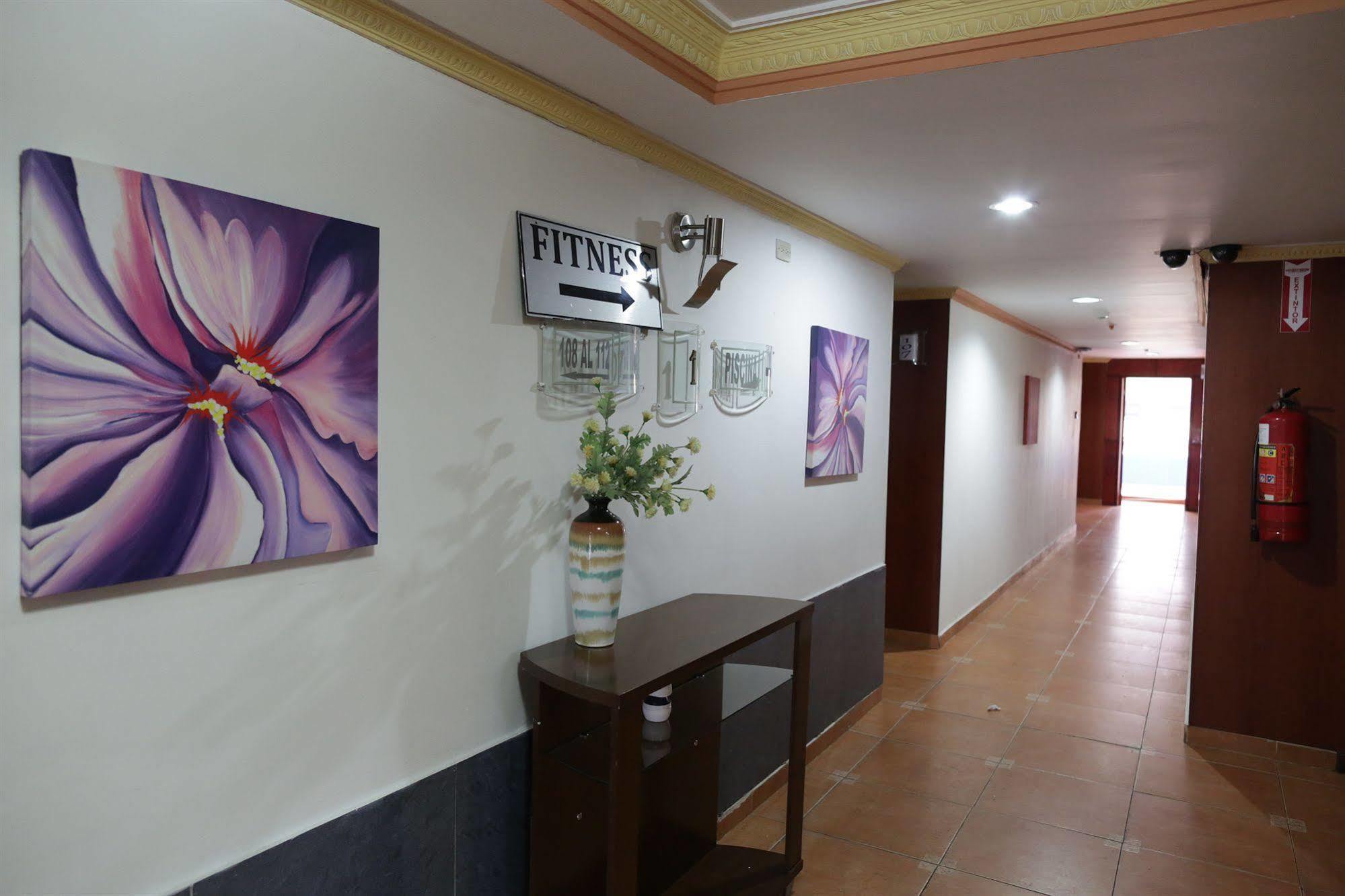 Cresta Inn Kota Panama Bagian luar foto