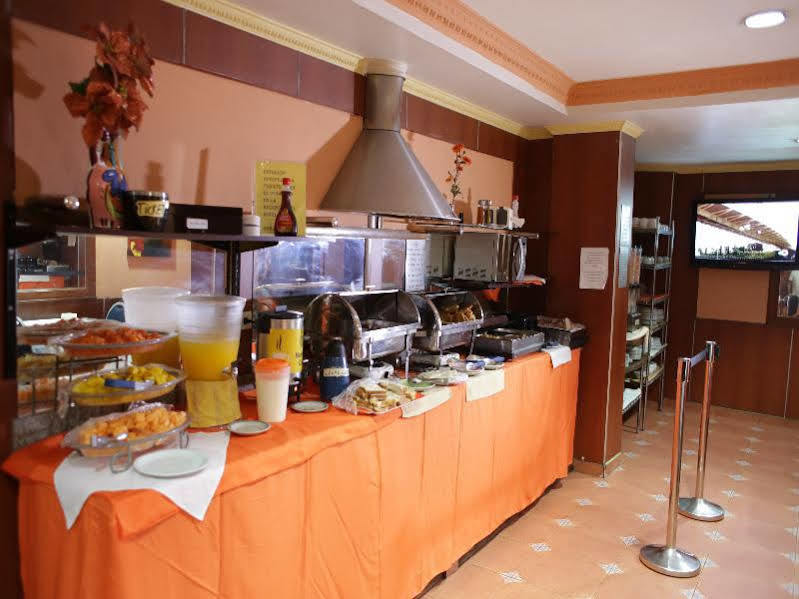 Cresta Inn Kota Panama Bagian luar foto